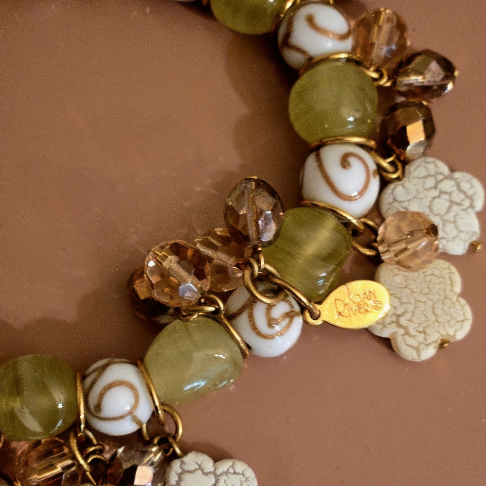 Joan Rivers rose gold,& olive green glass bead & charm stretch bracelet - Picture 7 of 11